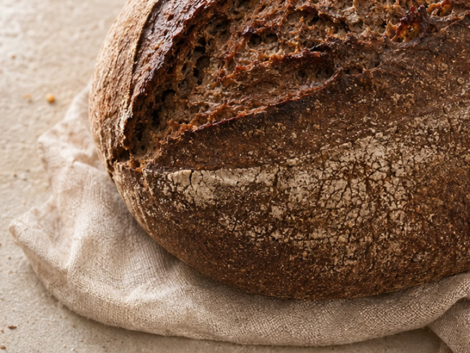Dark rye sourdough photo 3